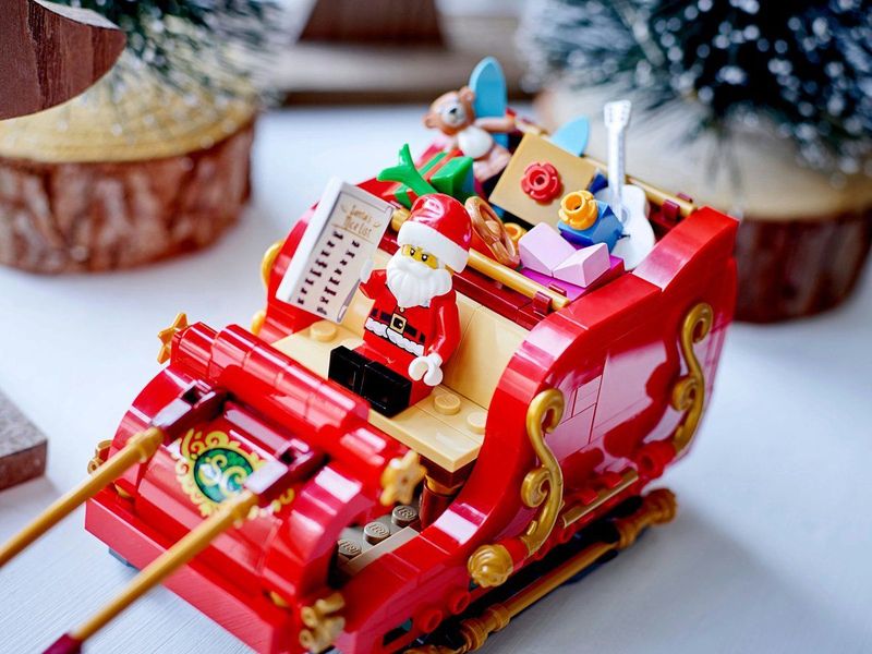 LEGO - 40499 - Arrenslee - Rood - Goud - Bouwset met Kerstman en Rendieren