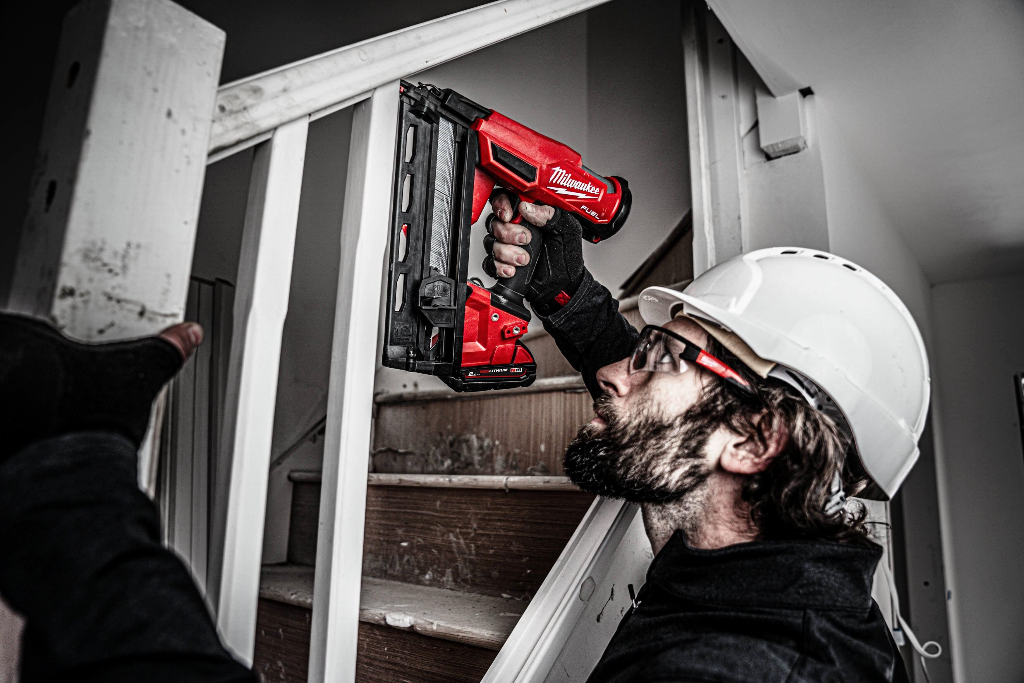 Milwaukee M18 FUEL™ FN16GA-202X Accu Afwerktacker 16Ga 18V 2.0Ah in HD-Box - 4933478092