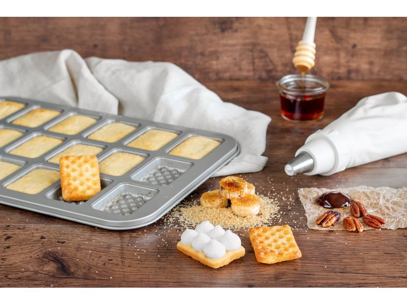 Städter Backform Mini Waffelblech 38 x 26 cm Form zum Backen von selbstgemachten Mini Waffeln