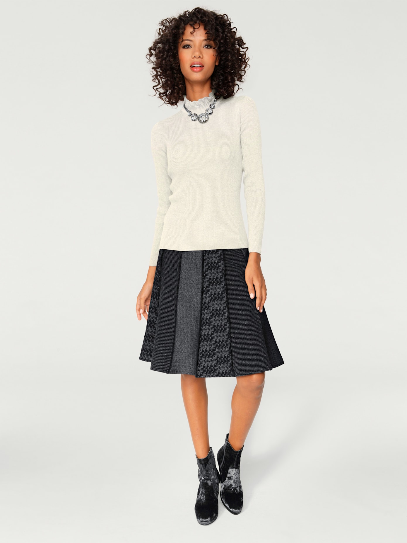 Pull col montant look tendance