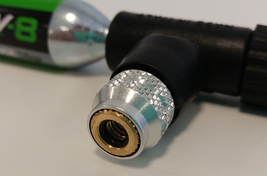 AKTIV-8 CO2 Pumpen-Set inkl. 3 Patronen 16g mit Gewinde kaufen | Bike-Discount