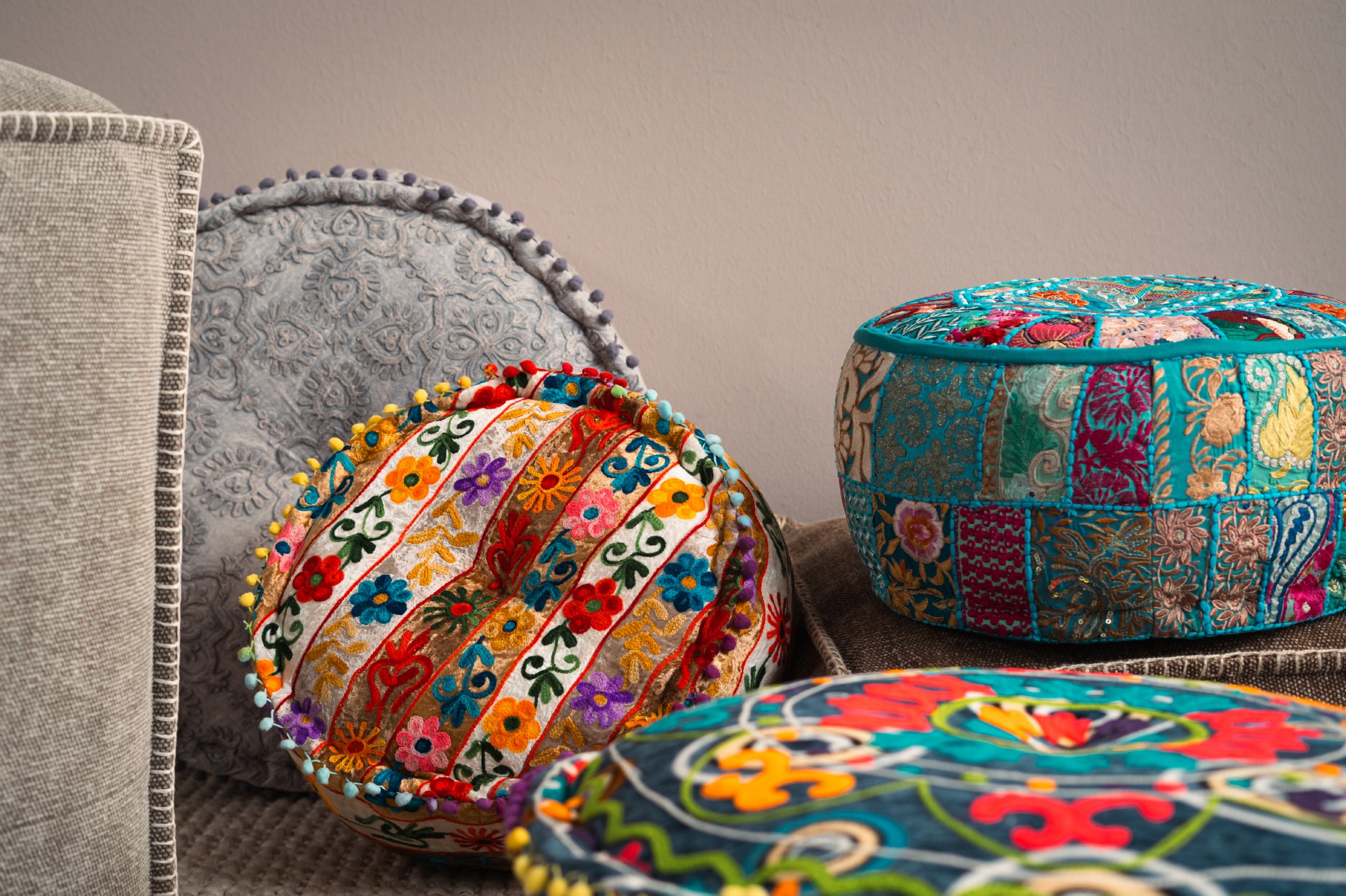 Patchwork-Sitzpouf 'Gaya', multicolor, Ø 40 cm, H 20 cm von fischer's lagerhaus