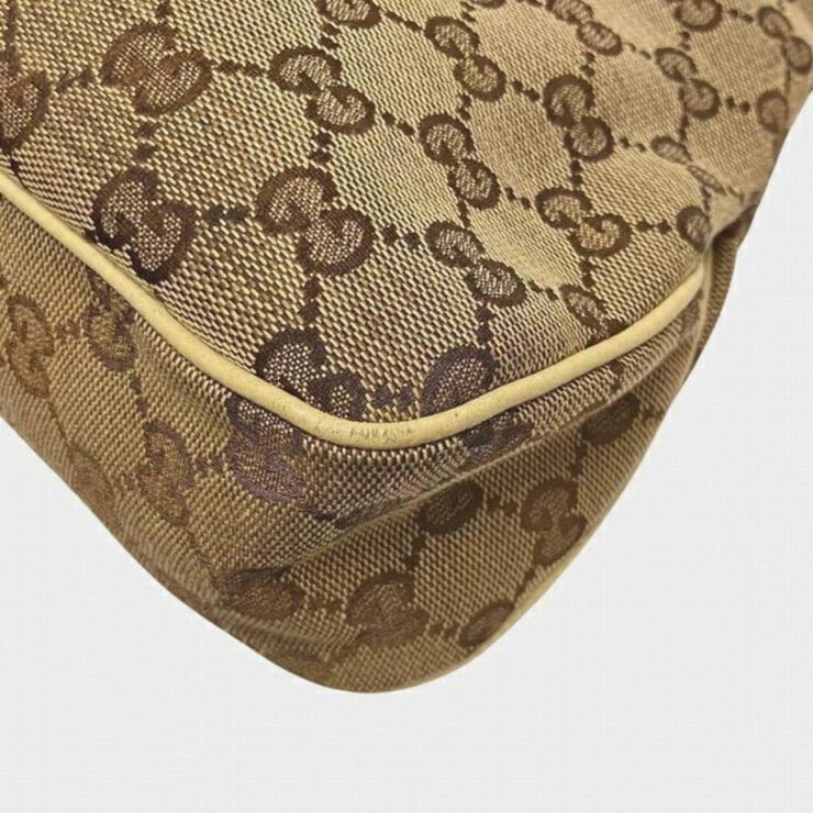 Gucci Vintage Gucci Shoulder Bag Beige