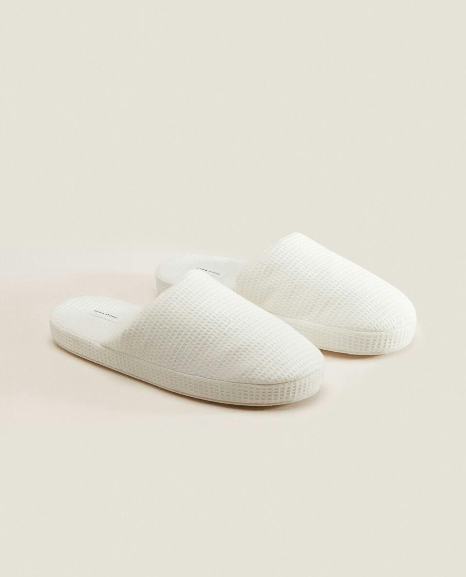 Mini pantufas de plataforma em malha waffle
