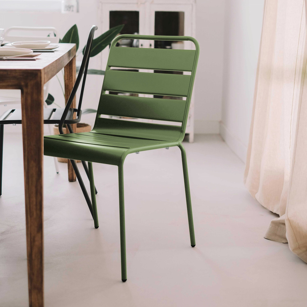 Chaise en métal vert cactus
