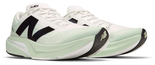 Chaussures Running New Balance FuelCell Rebel v4 Vert/Blanc Homme