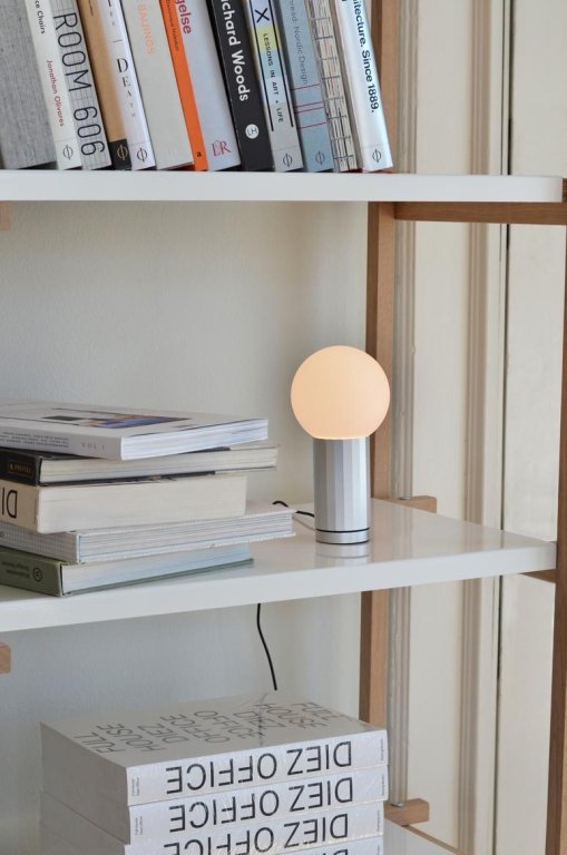 Hay Woody Column High stellingkast beuken frame, Smokey Grey