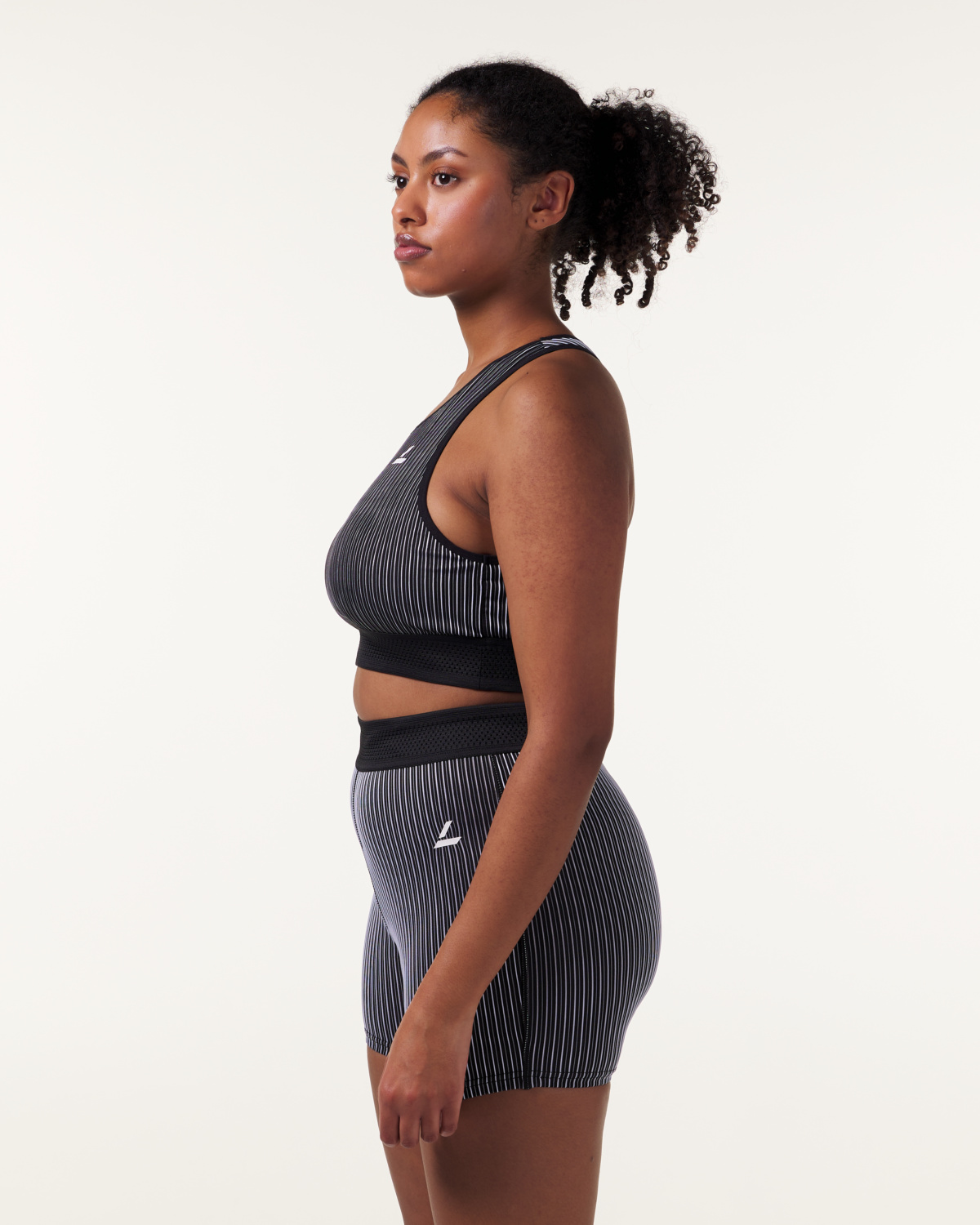 LEVITY Swift Tech Rib Bra Black\White
