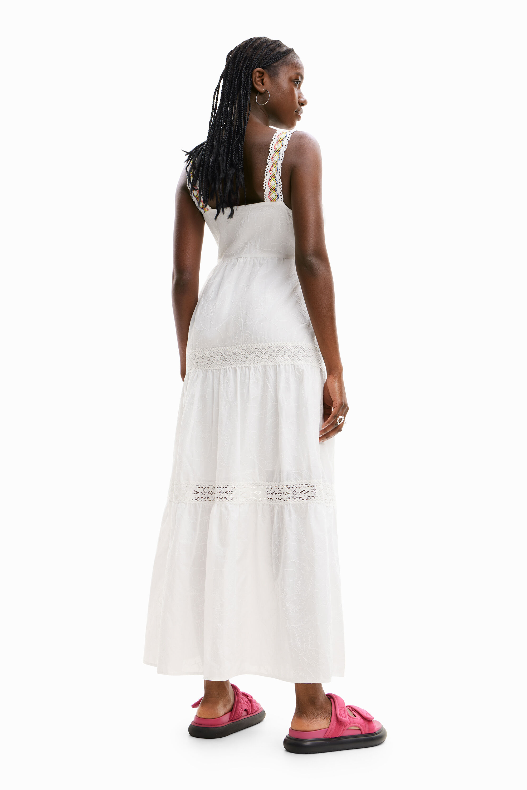 Robe longue bretelles broderie