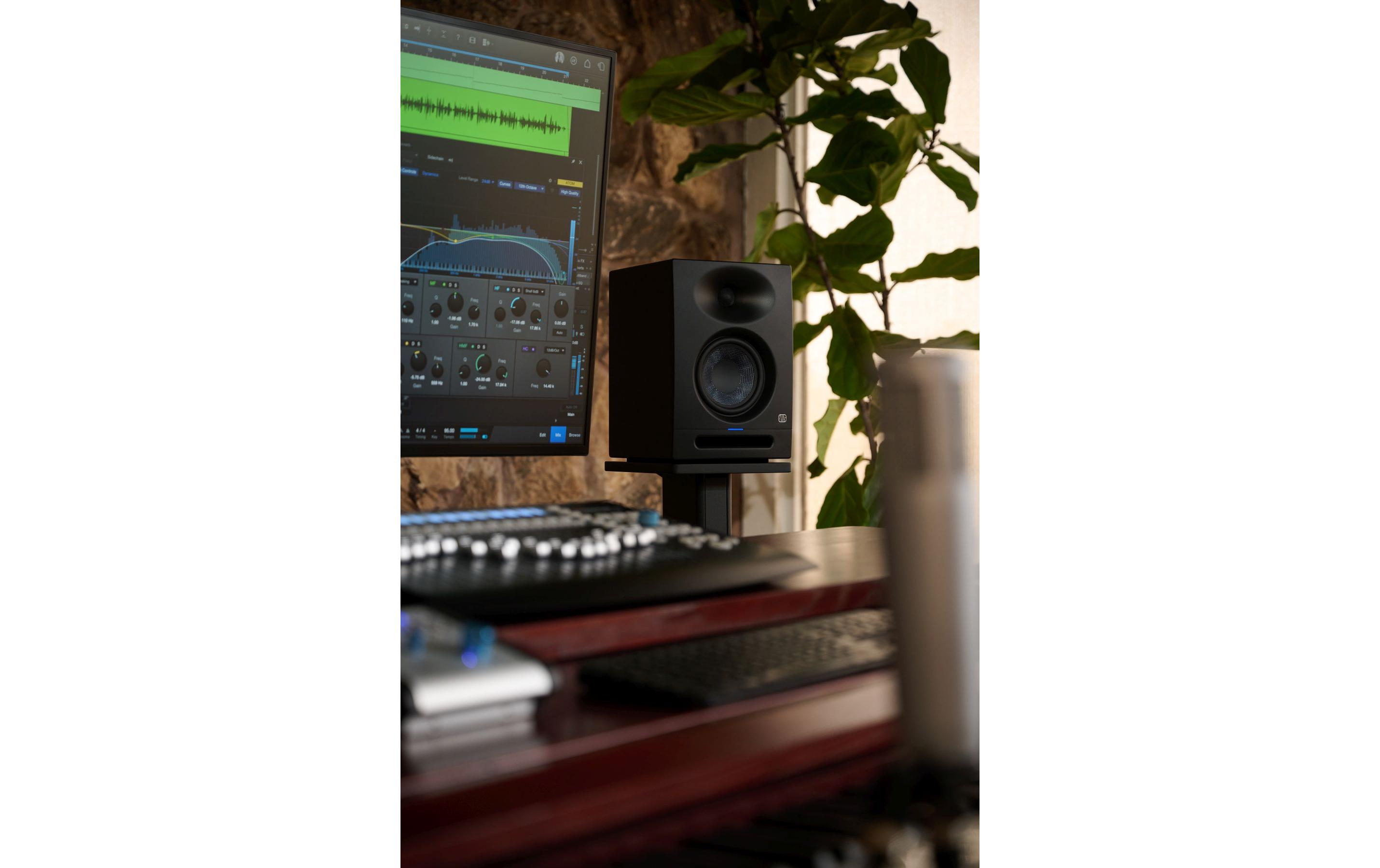 Studiomonitor Eris Studio 5 Schwarz<br>Aktive 5.25-Zoll 2-Wege-Studiomonitore mit EBM Wave Guide