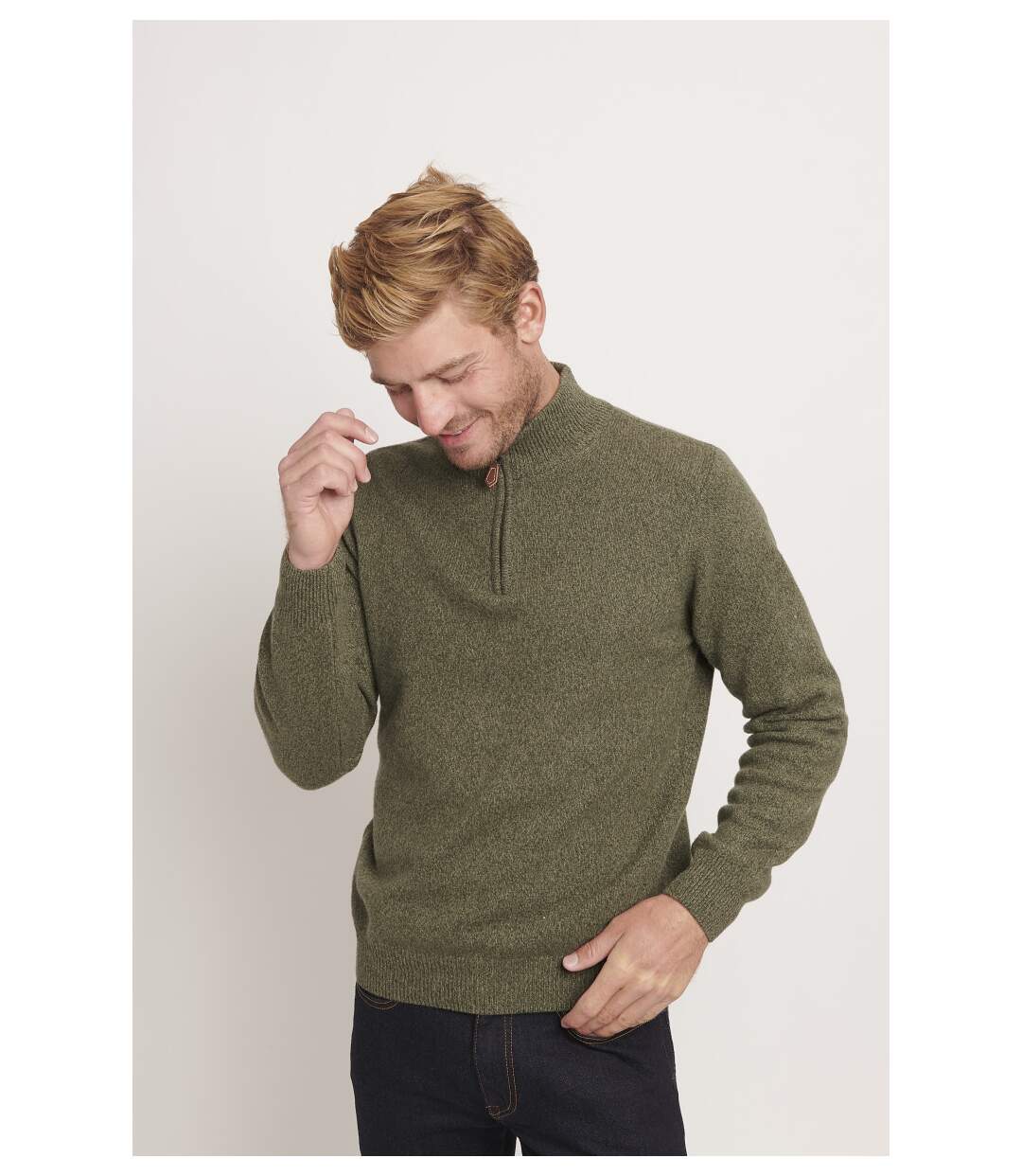 Pull col zippé bien chaud