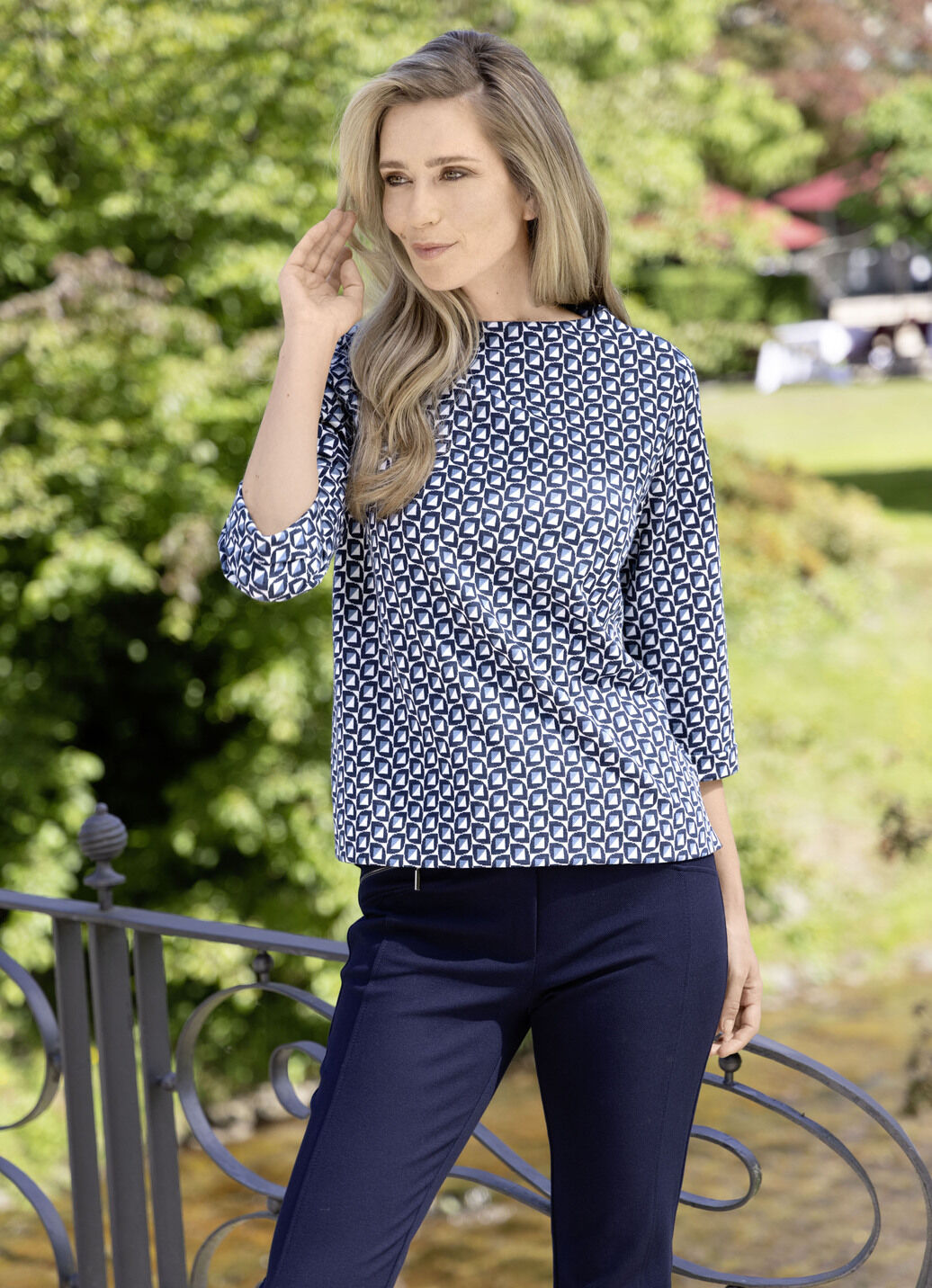 Shirt mit Turtleneck-Ausschnitt