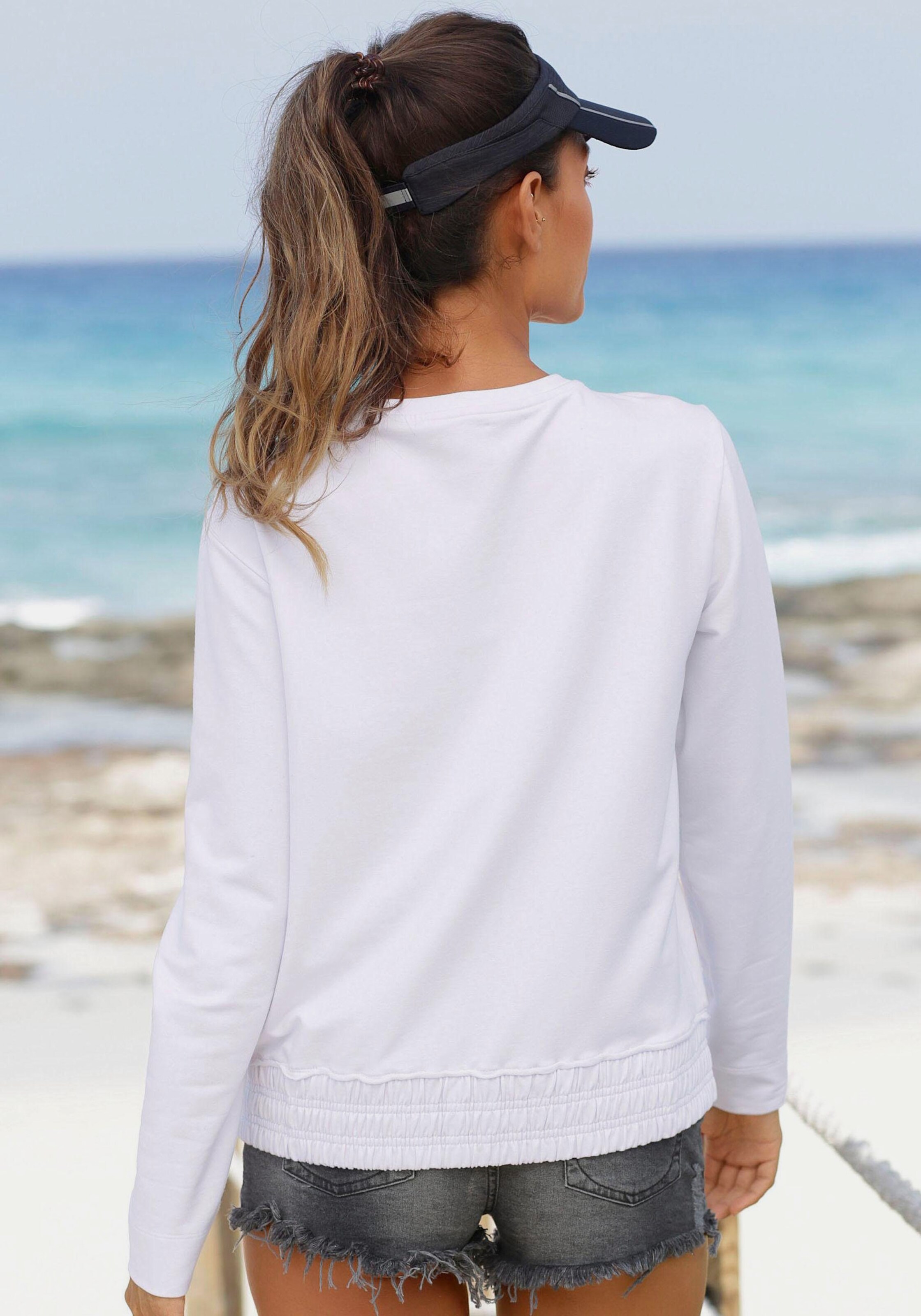 Sweatshirt
