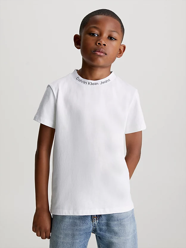 Pacote com 2 camisetas com logotipo