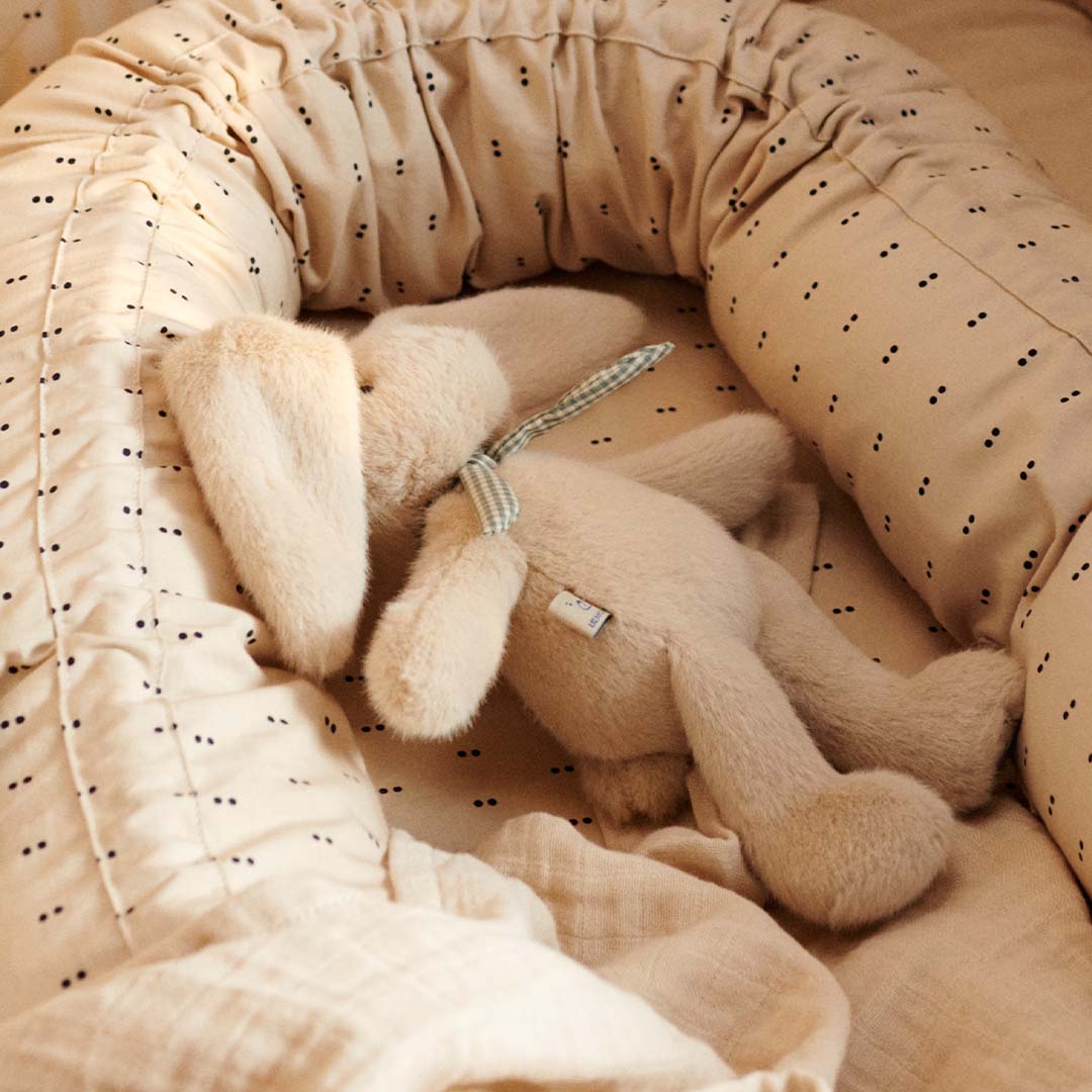 Liewood knuffelkonijn binnie - mist - 16 cm