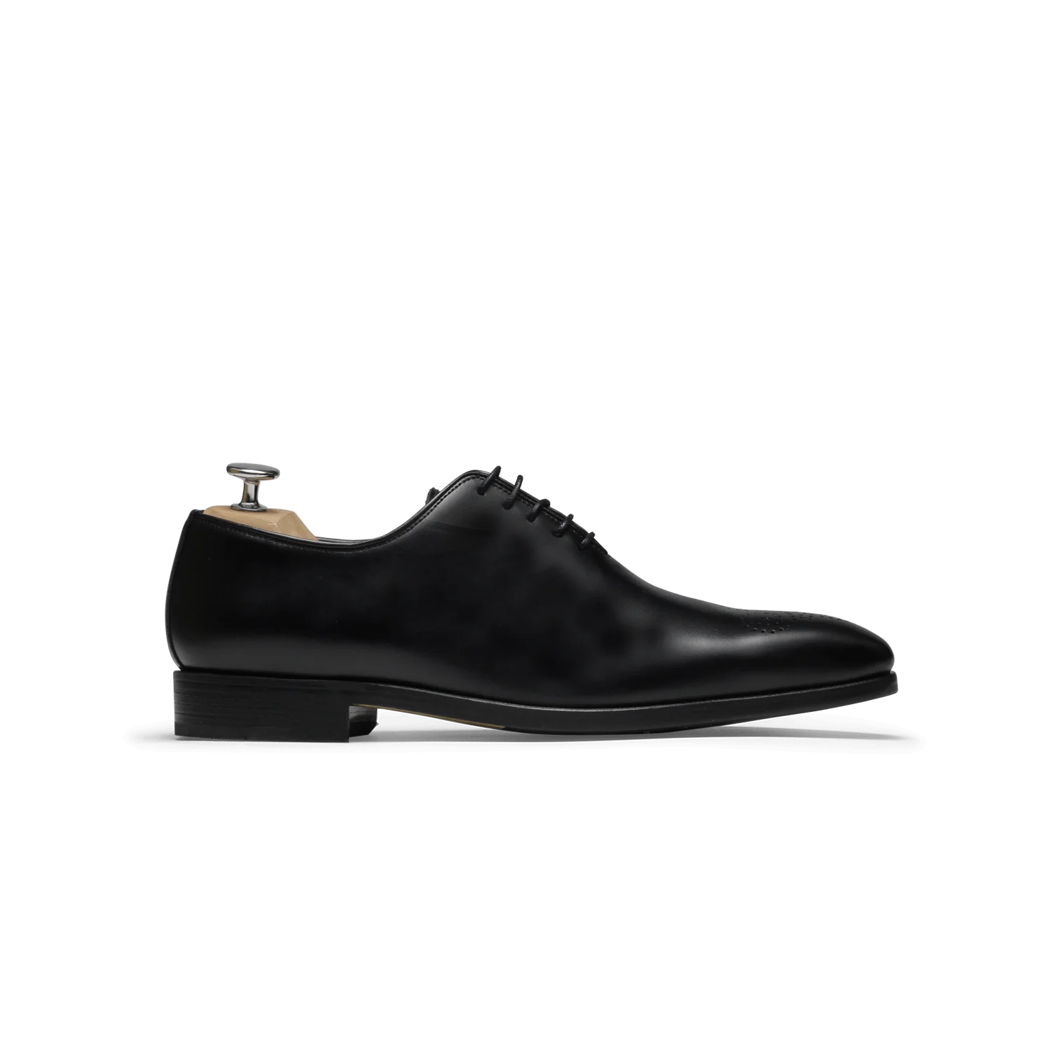 Ritcher-Richelieu à bout droit fleuri en cuir noir
