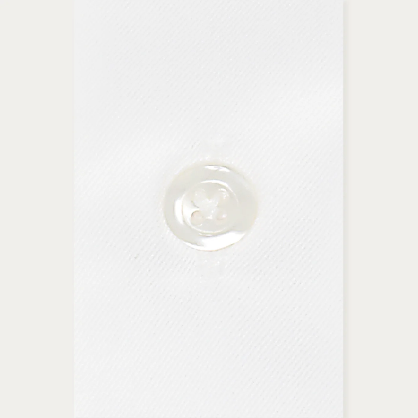 Premium fitted shirt in white double-twisted twill
