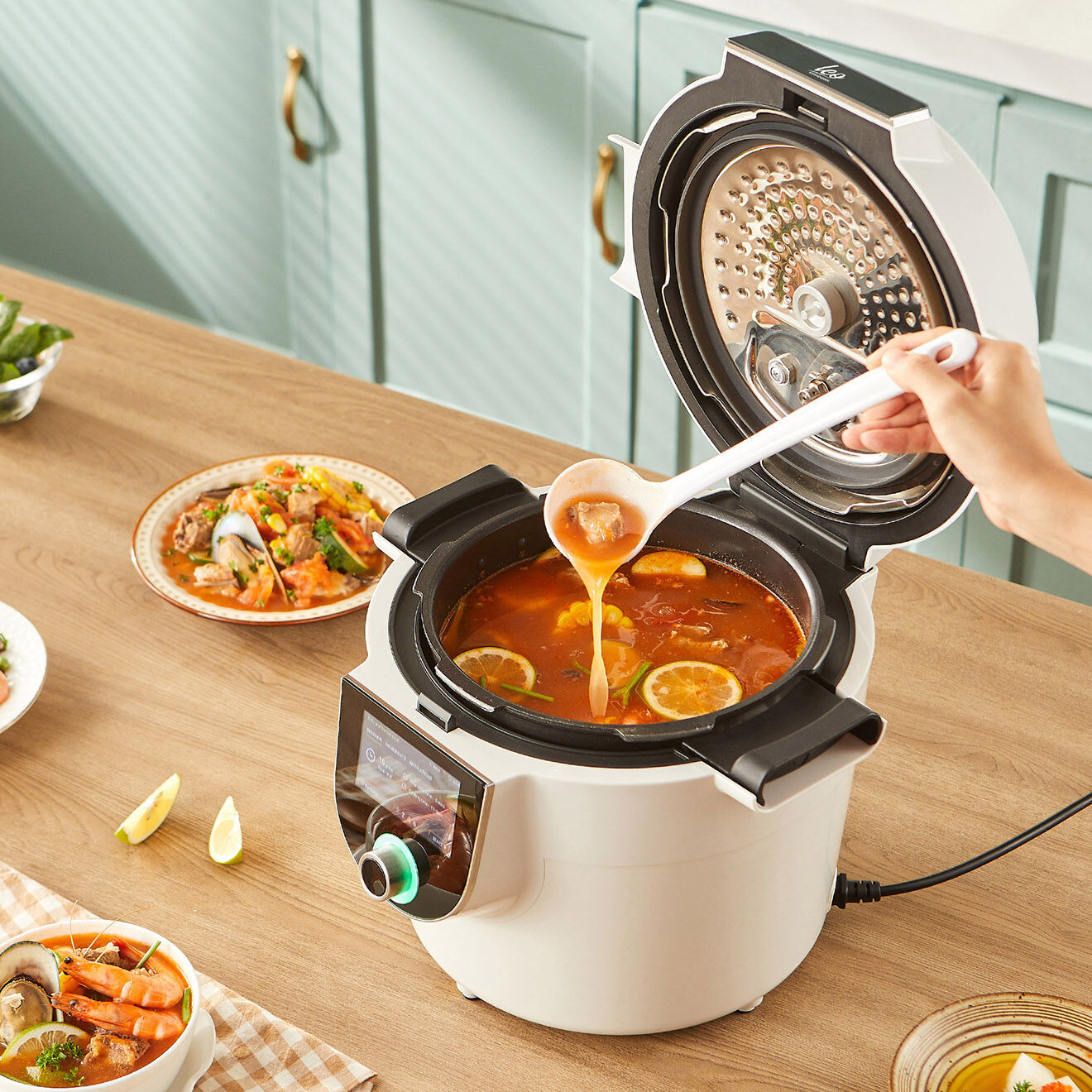 Kitchencook Autocuiseur intelligent avec connexion wifi blanc- 5 L