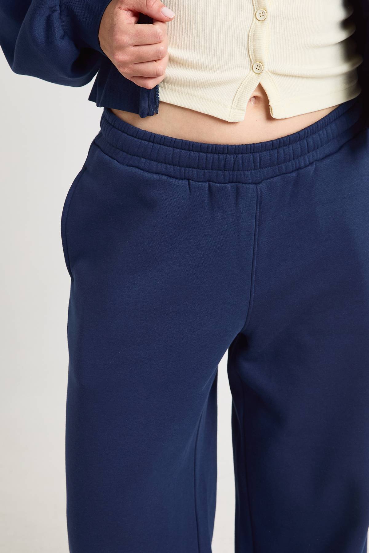 boohoo Ensemble De Jogging Court Avec Sweat À Casynthétiqueche Zippé Et Taille Cintrée Petite