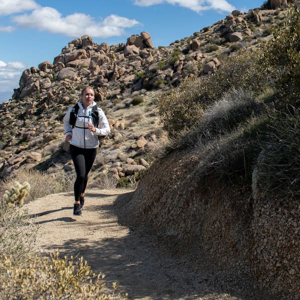 Sac trail ULTIMATE DIRECTION ADVENTURE VESTA 6.0 ONYX