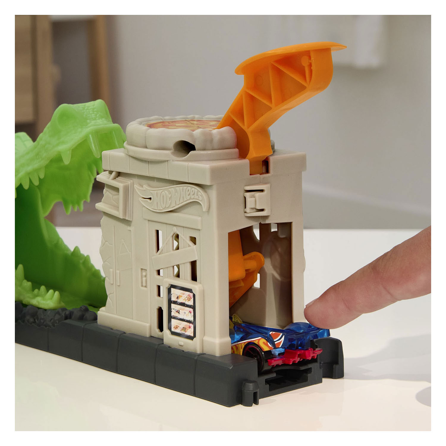 Hot Wheels City Nemesis Gator Pizza Shop