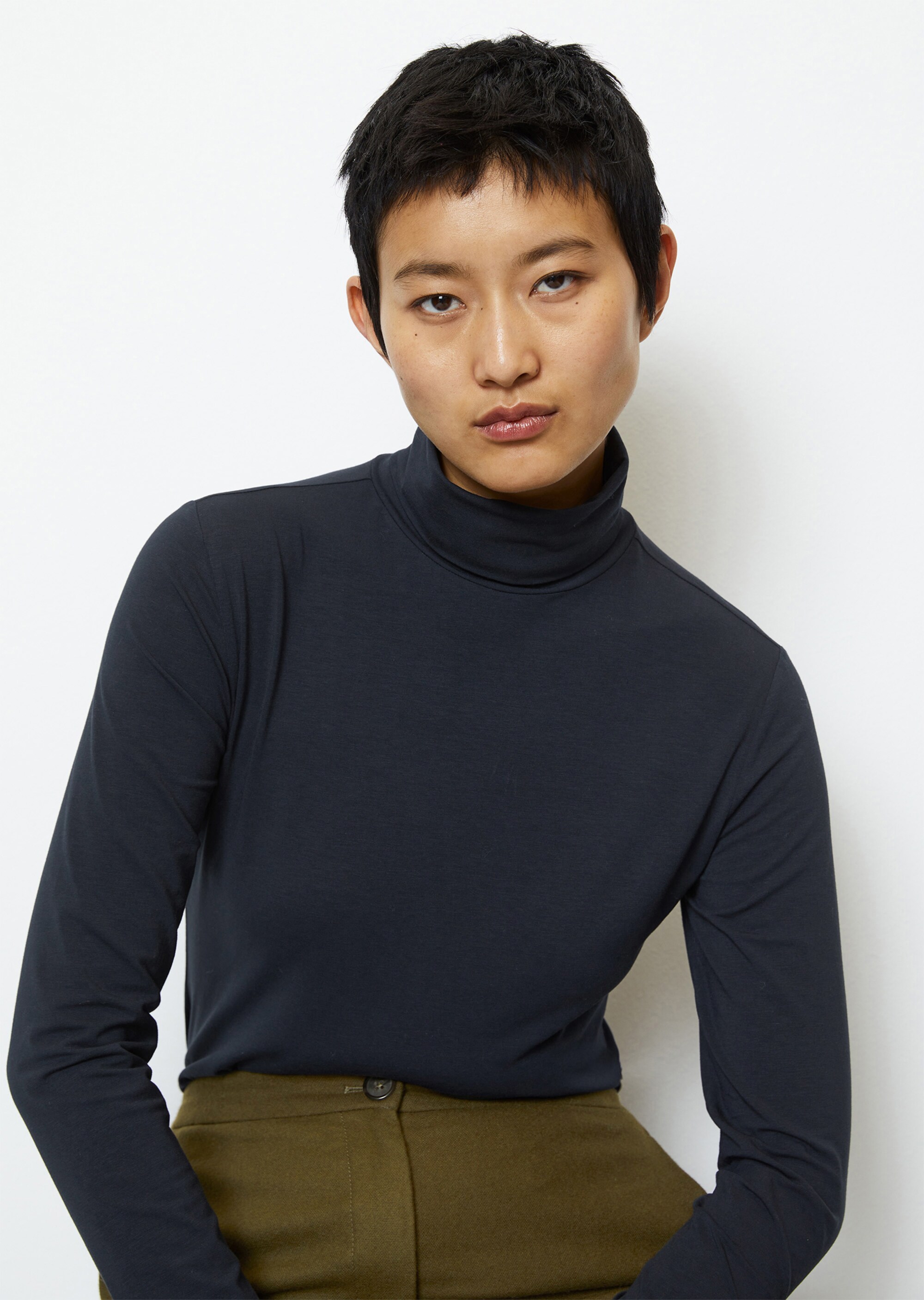 Rollkragen-Longsleeve regularmit TENCEL™ Modal