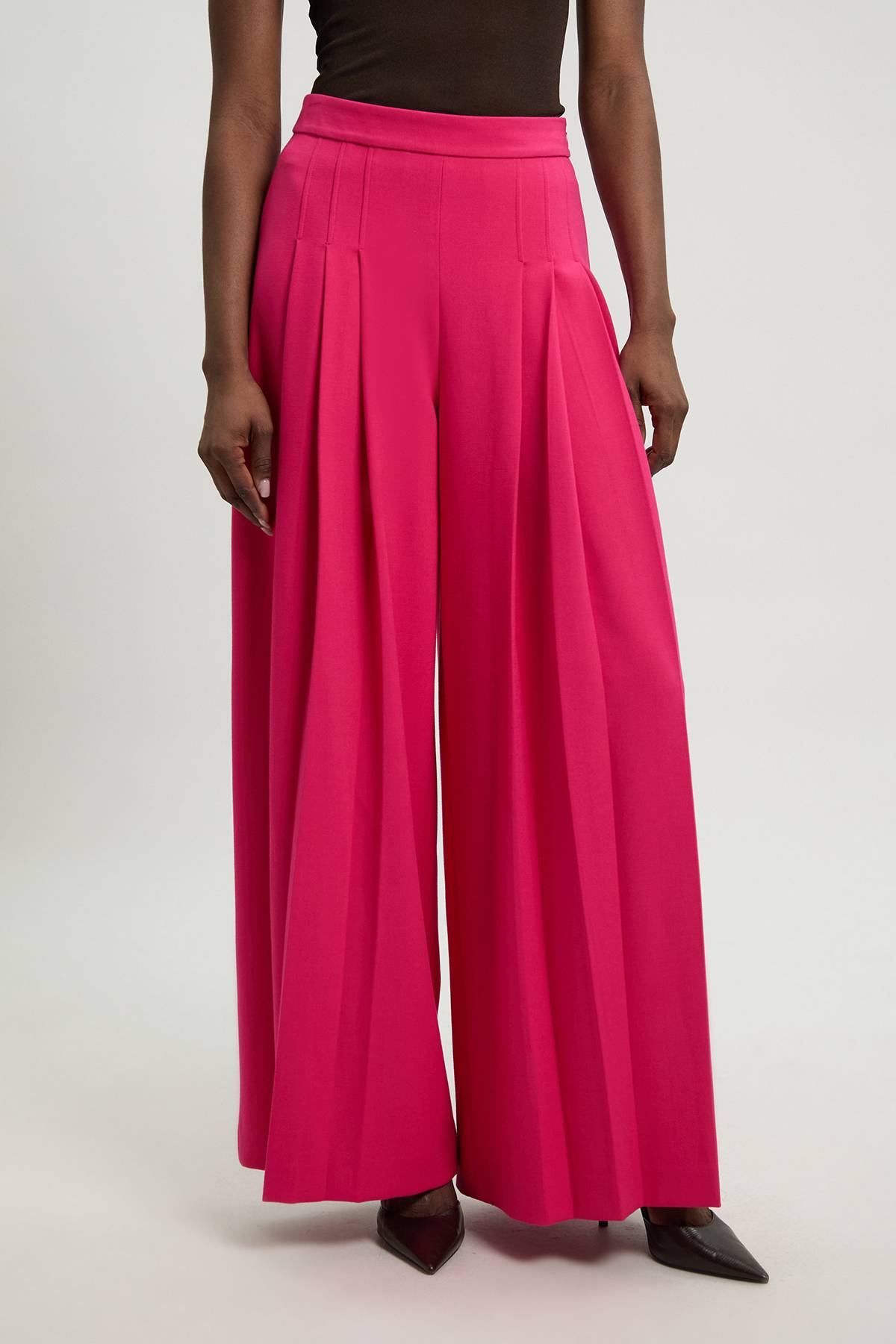 KarenMillen Pantalon Large Plissé En Crêpe Structuré Ajusté