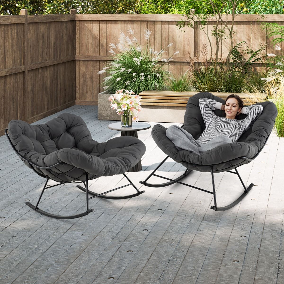 Chaise à Bascule d'Intérieur et d'Extérieur Chaise Papasan Surdimensionnée avec Coussin Rembourré & Cadre en Métal Capacité 205 Kg Gris - Lidl-Manfred