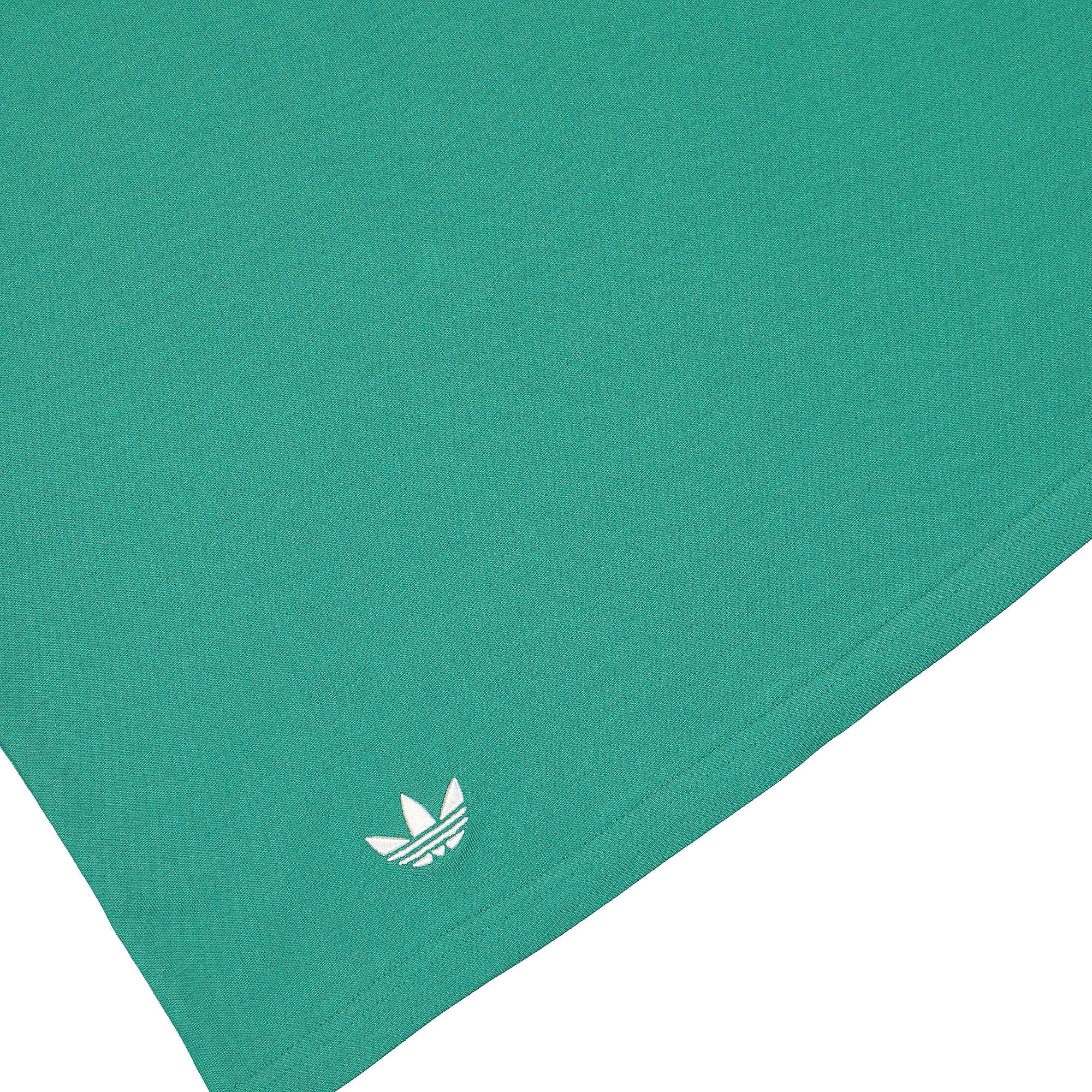 adidas<br>Neu Classics T-Shirt