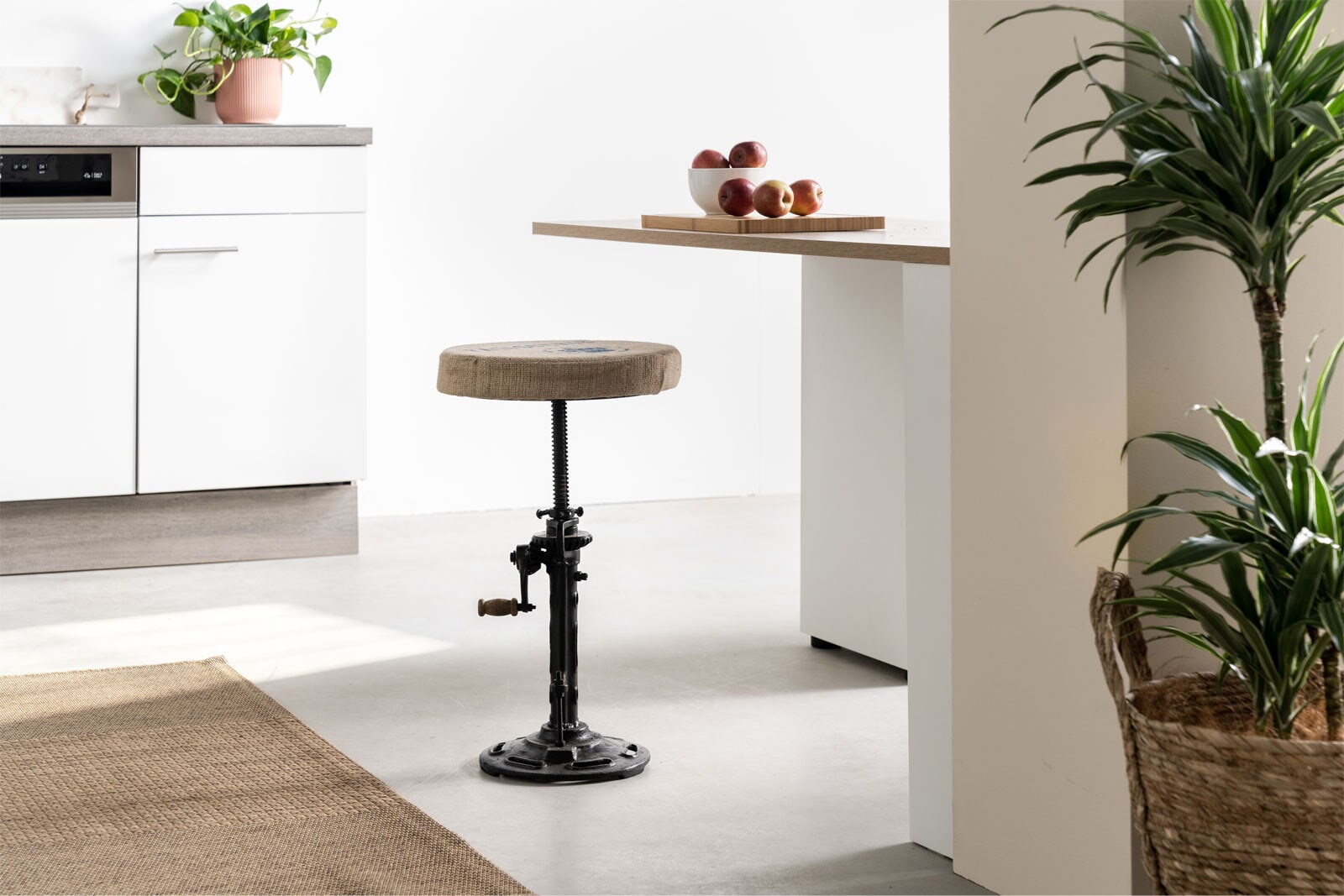 INTERhome Hocker STRIKE Gusseisen