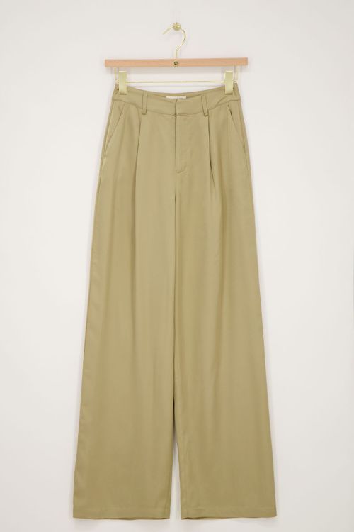 Olijfgroene pantalon satijnen look