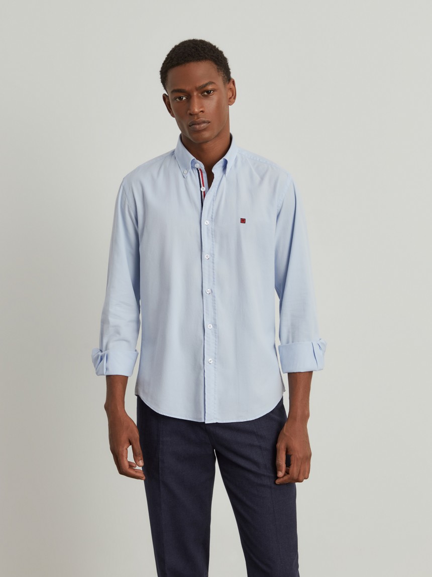 Camisa slim fit em sarja