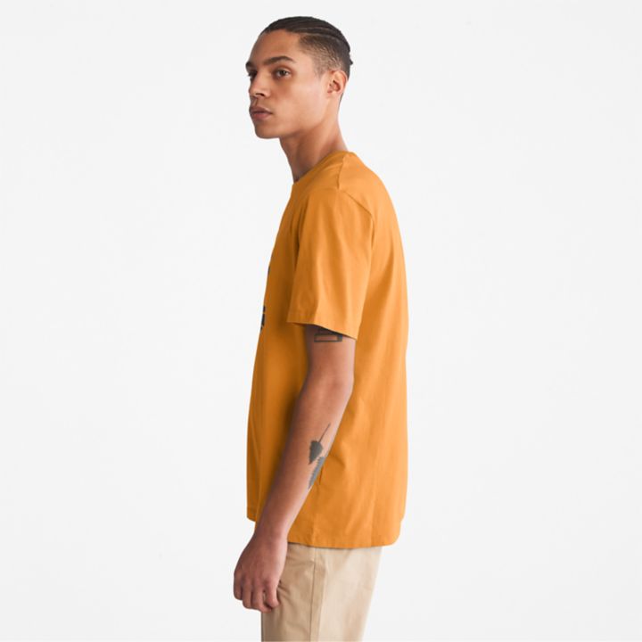 Camiseta masculina amarela com o logotipo da árvore do rio Kennebec.