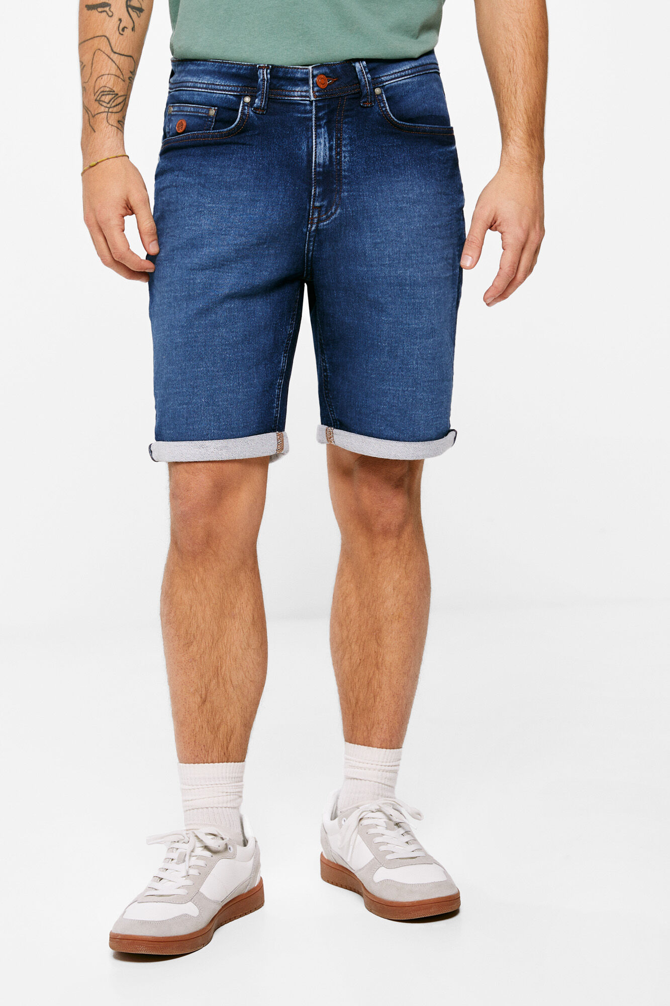 Bermuda jeans de malha com lavagem escura - azul escuro