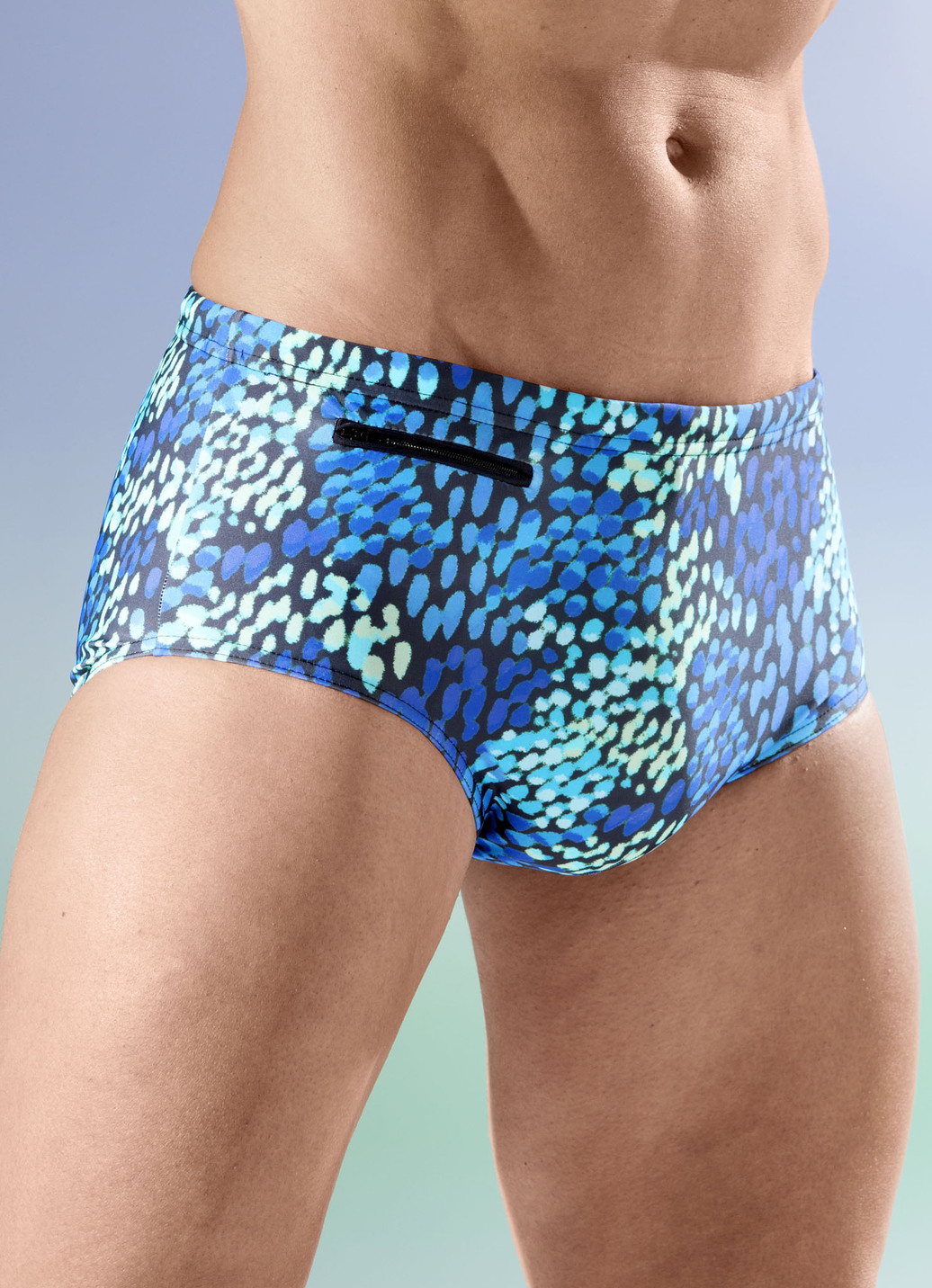 Badehose in höherer Slipform