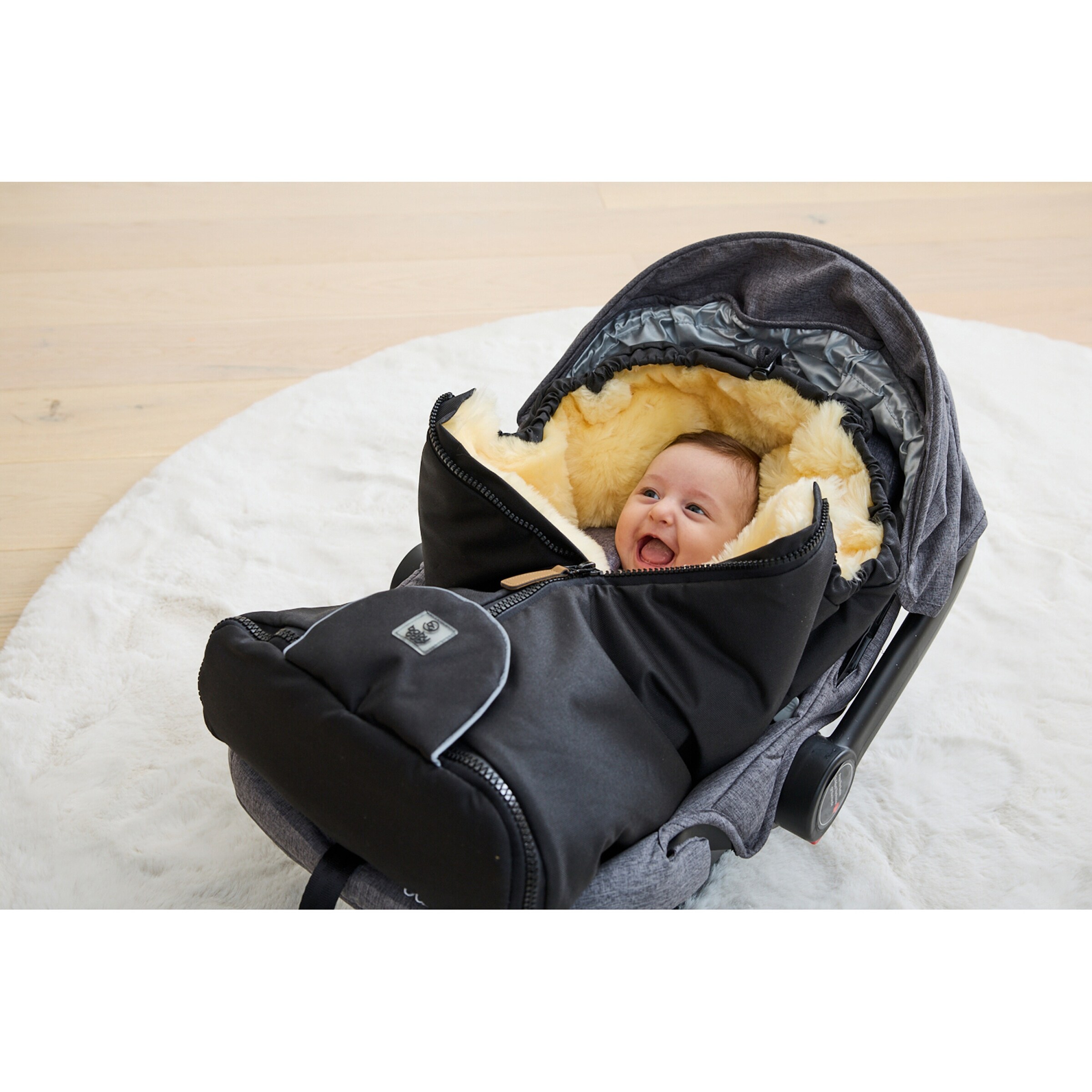 babycab Winter-Fußsack Oolu für Babyschale, Tragewanne schwarz