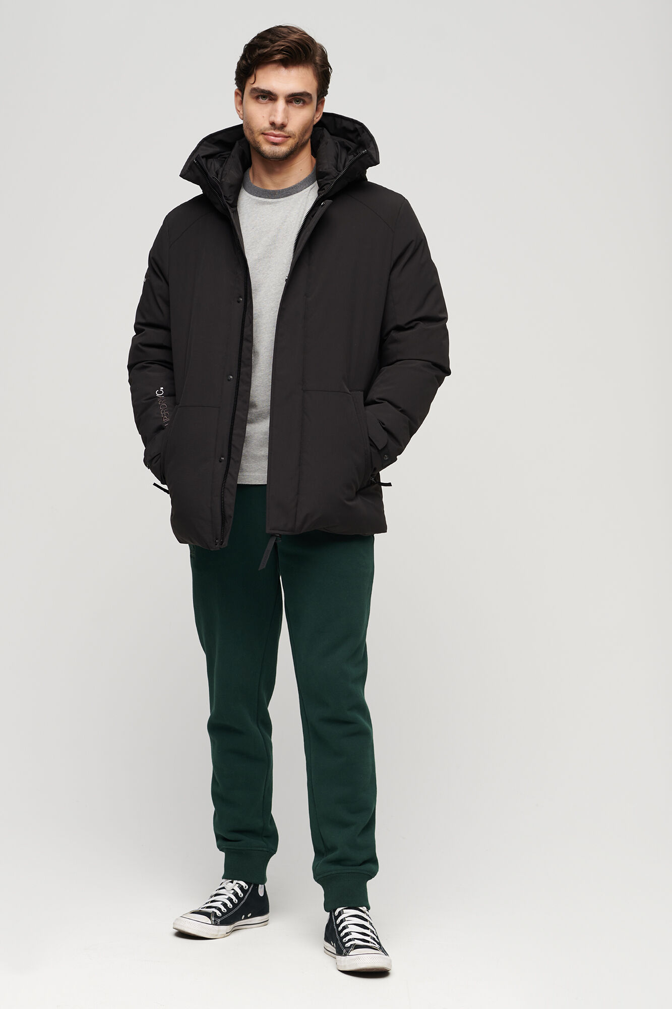 Parka acolchoada à prova de vento com capuz para uso urbano
