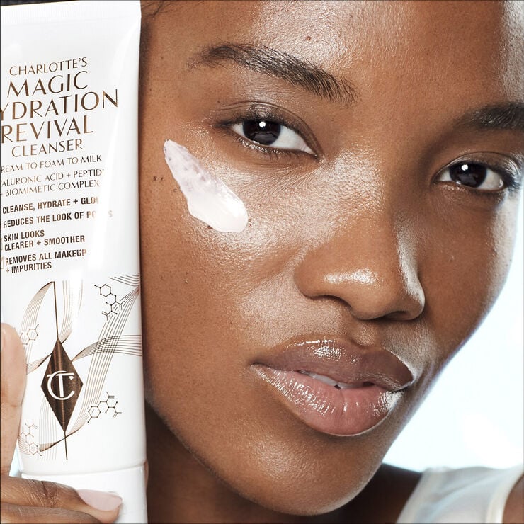 Charlotte Tilbury Magic Revival Cleanser - Renseprodukt til ansigtet