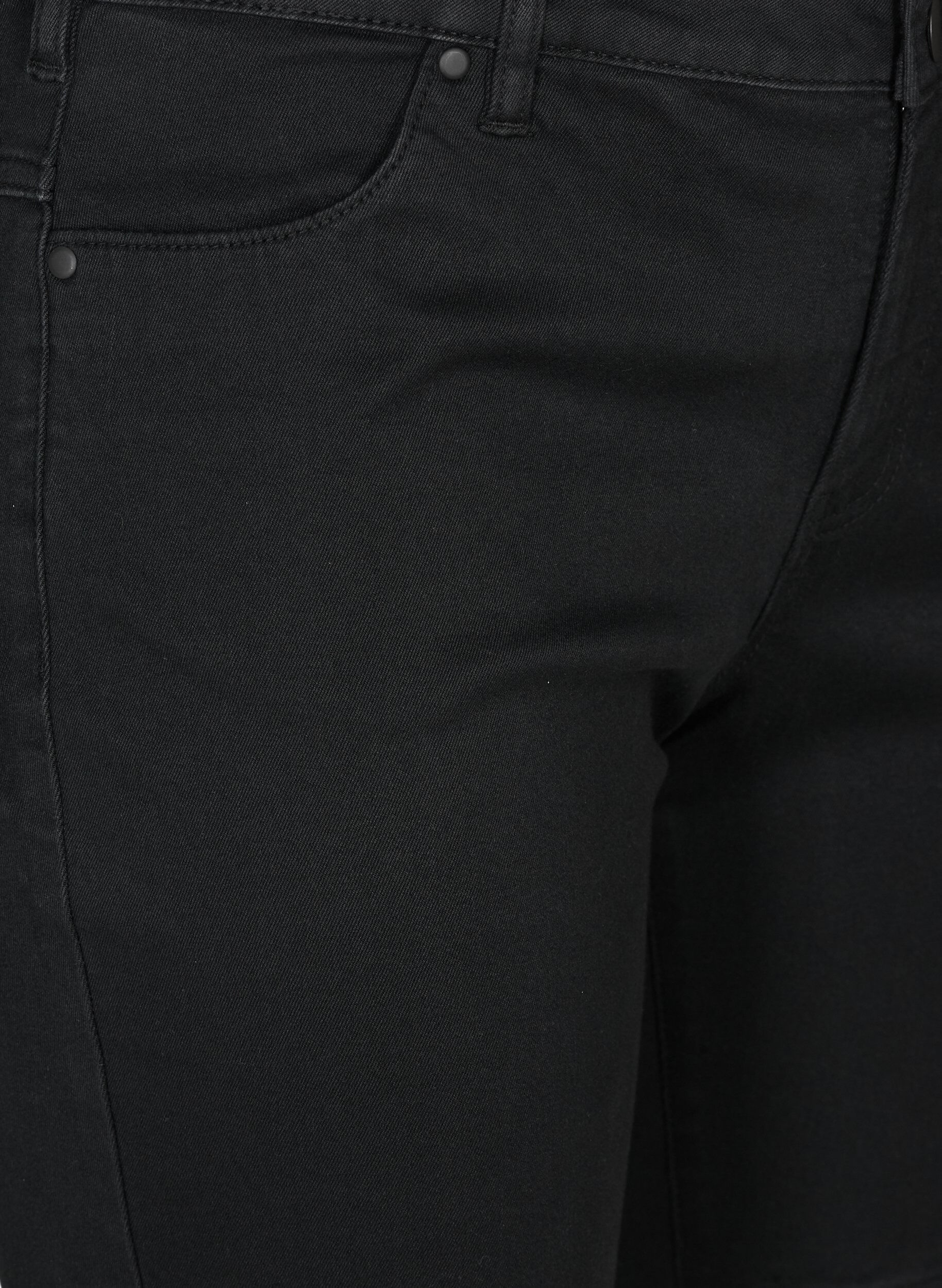 Slim fit Emily shorts med normal talje