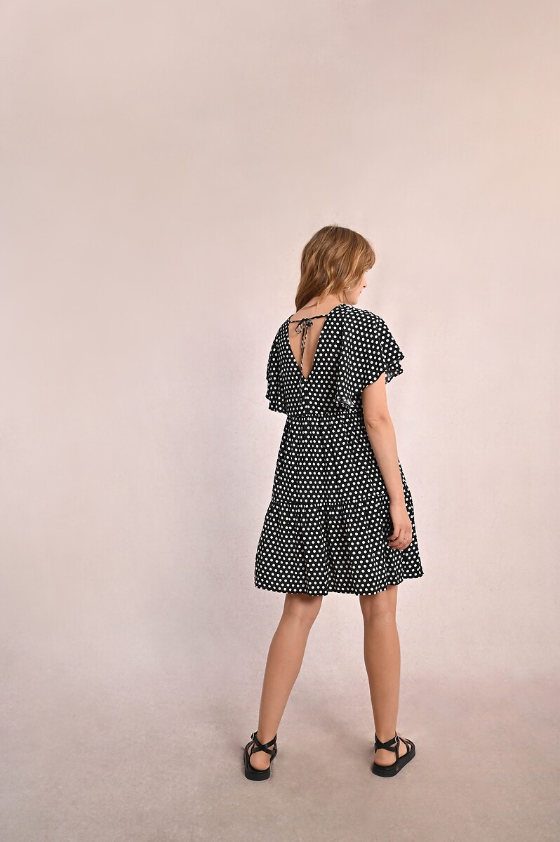 MOLLY BRACKEN<br>Vestido curto evasê com estampa e mangas curtas
