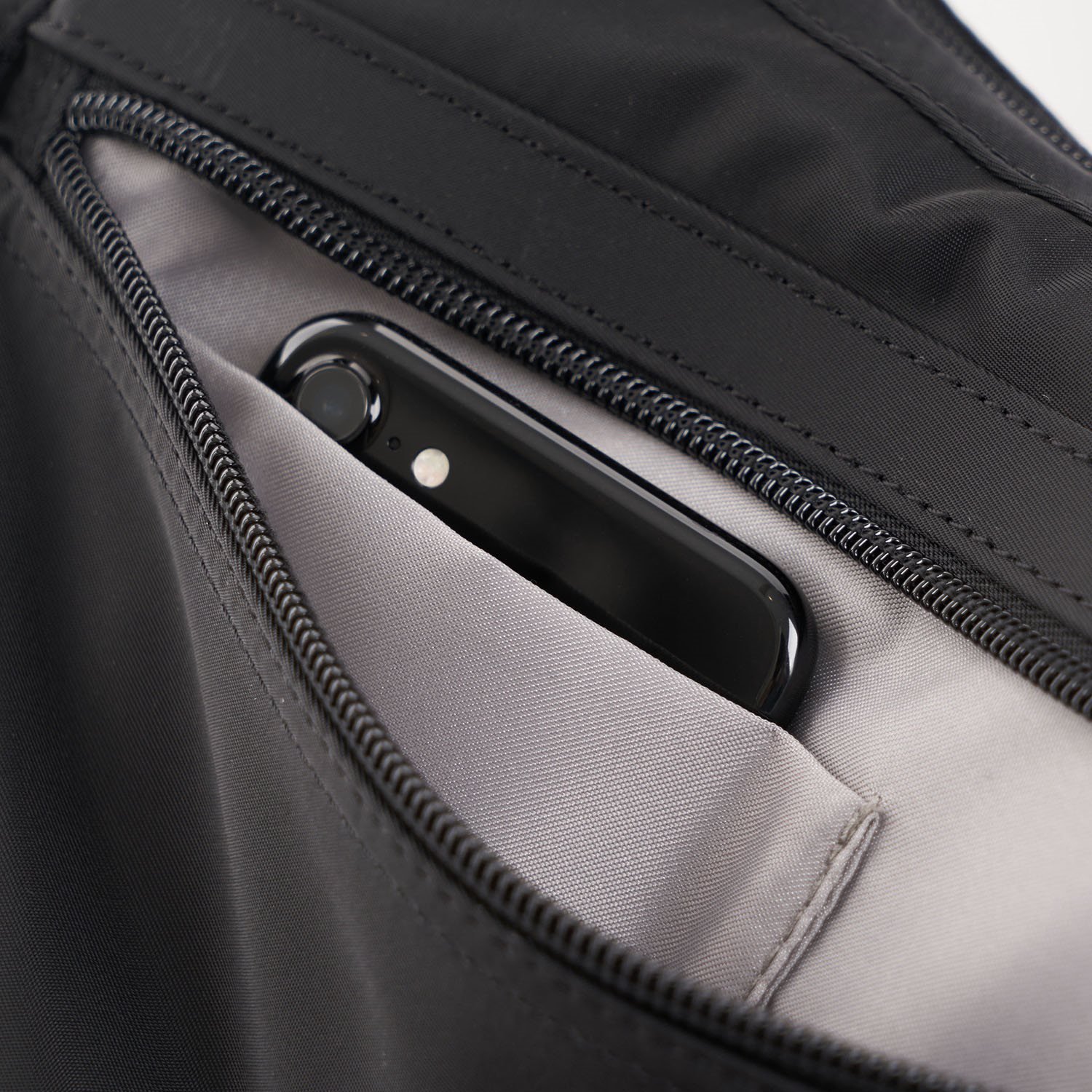 Hedgren Inner City Harpers Schoudertas S black