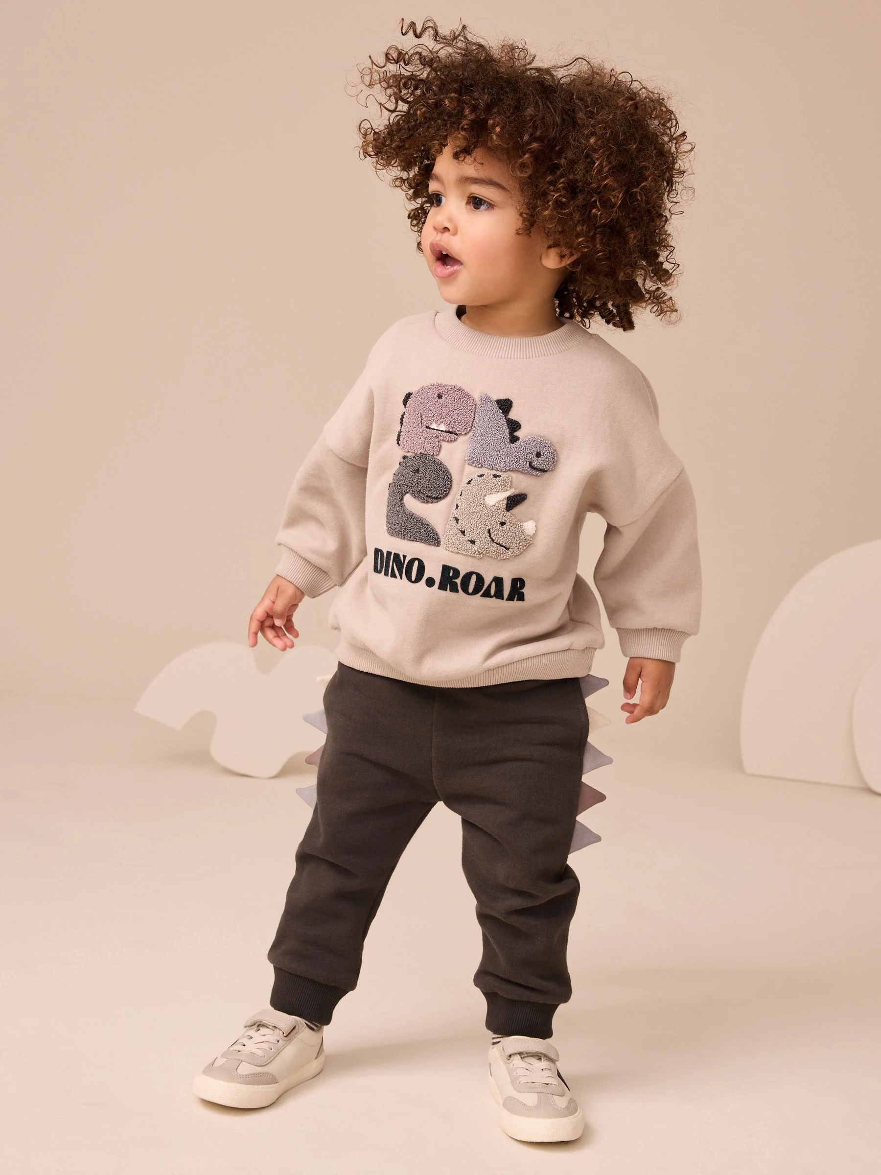 Grey and Charcoal Dinosaur Spike - Set met sweatshirt en joggingbroek (3mnd -7jr)