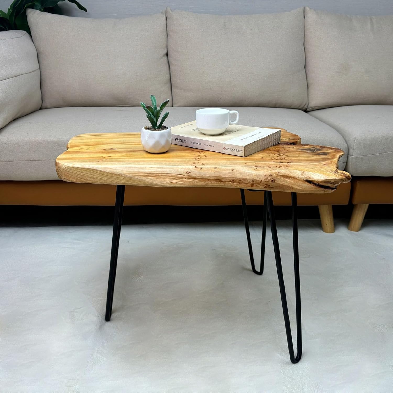 Live Edge Couchtisch, einzigartiger Couchtisch aus Echtholz, Beistelltisch aus Naturholz mit Metall-Haarnadelbeinen, 58,4 cm B x 34,3 cm T x 43,2 cm H für Wohnzimmer, Schlafzimmer, Büro