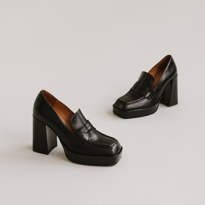 Mocassins à talons  en cuir noir