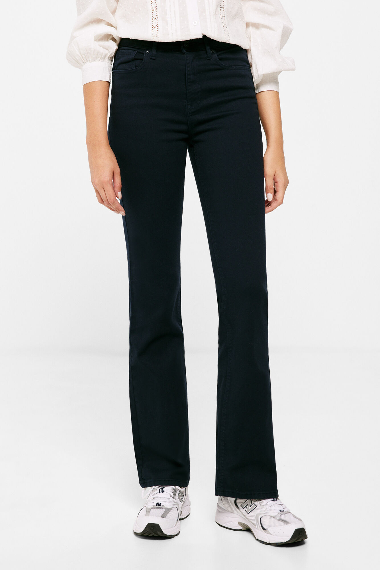 Calça jeans com lavagem sustentável e corte bota™
