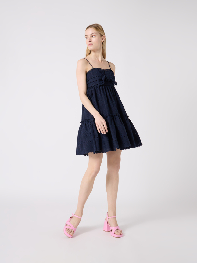 Robe courte à bretelles