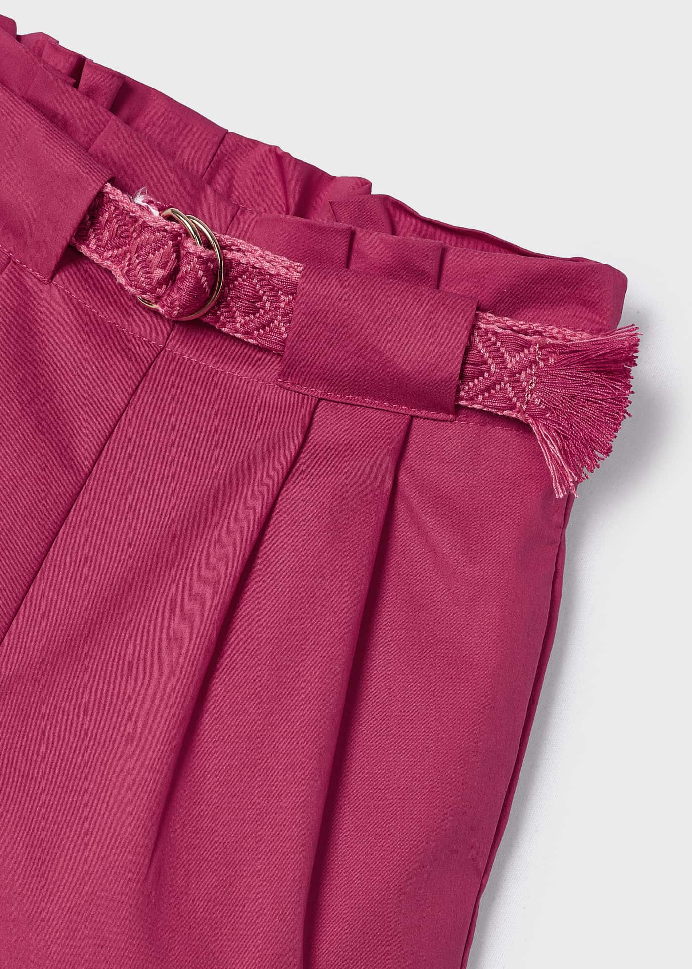 Calças cropped com cinto para meninas