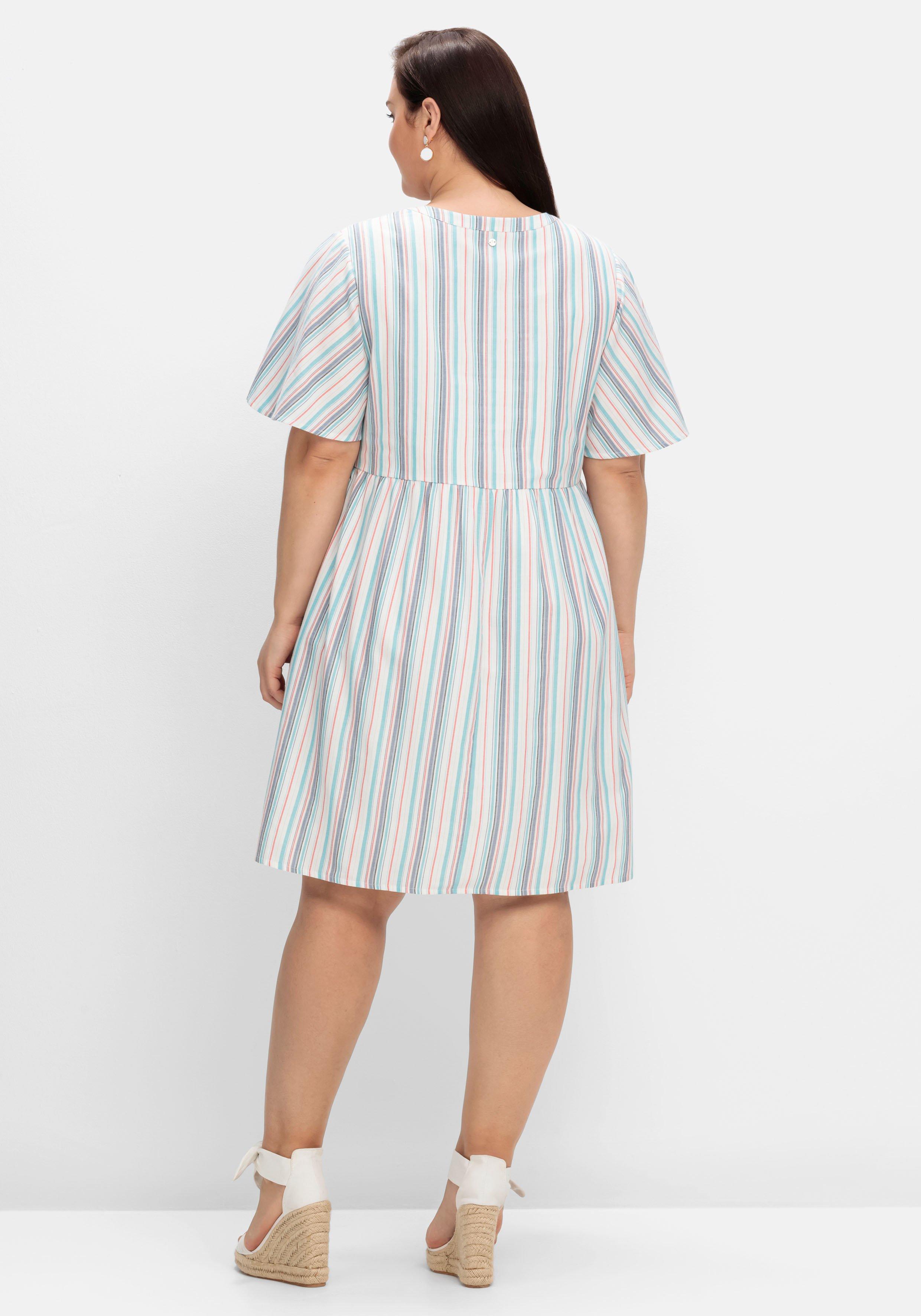 Gestreiftes Kleid mit Taillennaht und weiten Ärmeln