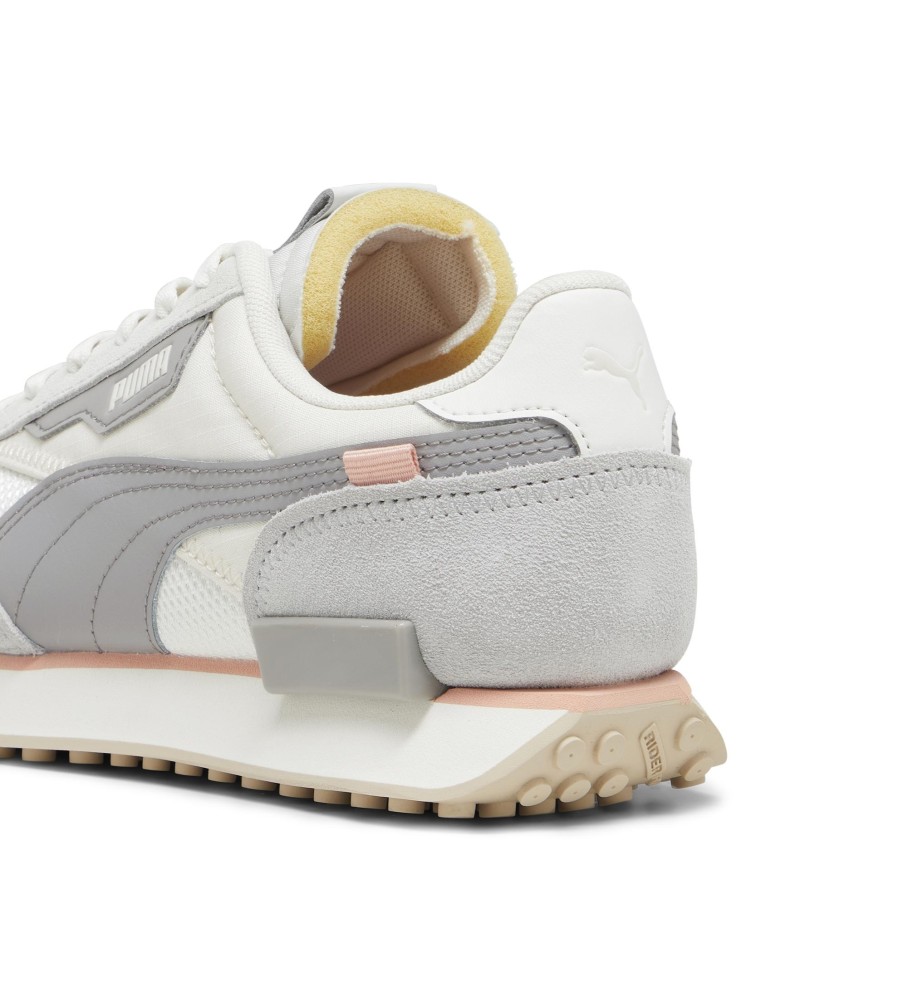 Tênis Puma Future Rider Soft, branco e cinza.