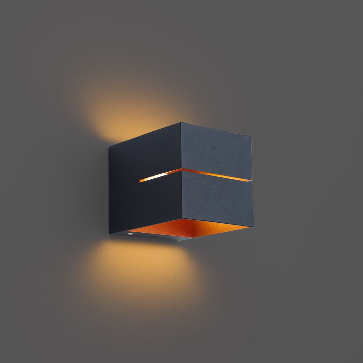 Moderne wandlamp zwart met gouden binnenkant incl. LED en touch dimmer oplaadbaar - Joris Groove
